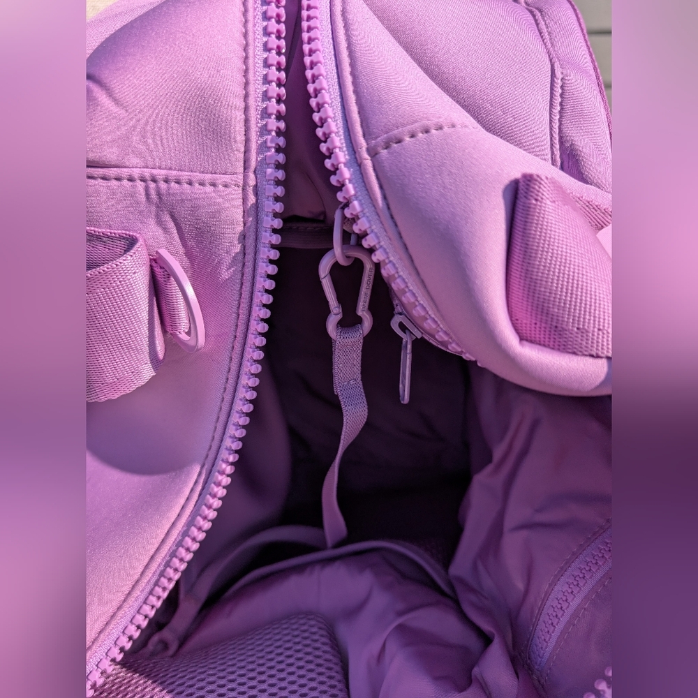 Dagne Dover Medium Landon Carryall, Orchid neoprene, like new - Picture 5 of 10